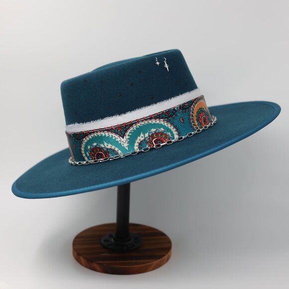 Gambler Capricorn Hat - Picture 6 of 6